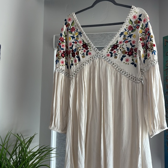 Bohemian Embroidered Peasant Dress - Picture 7 of 7